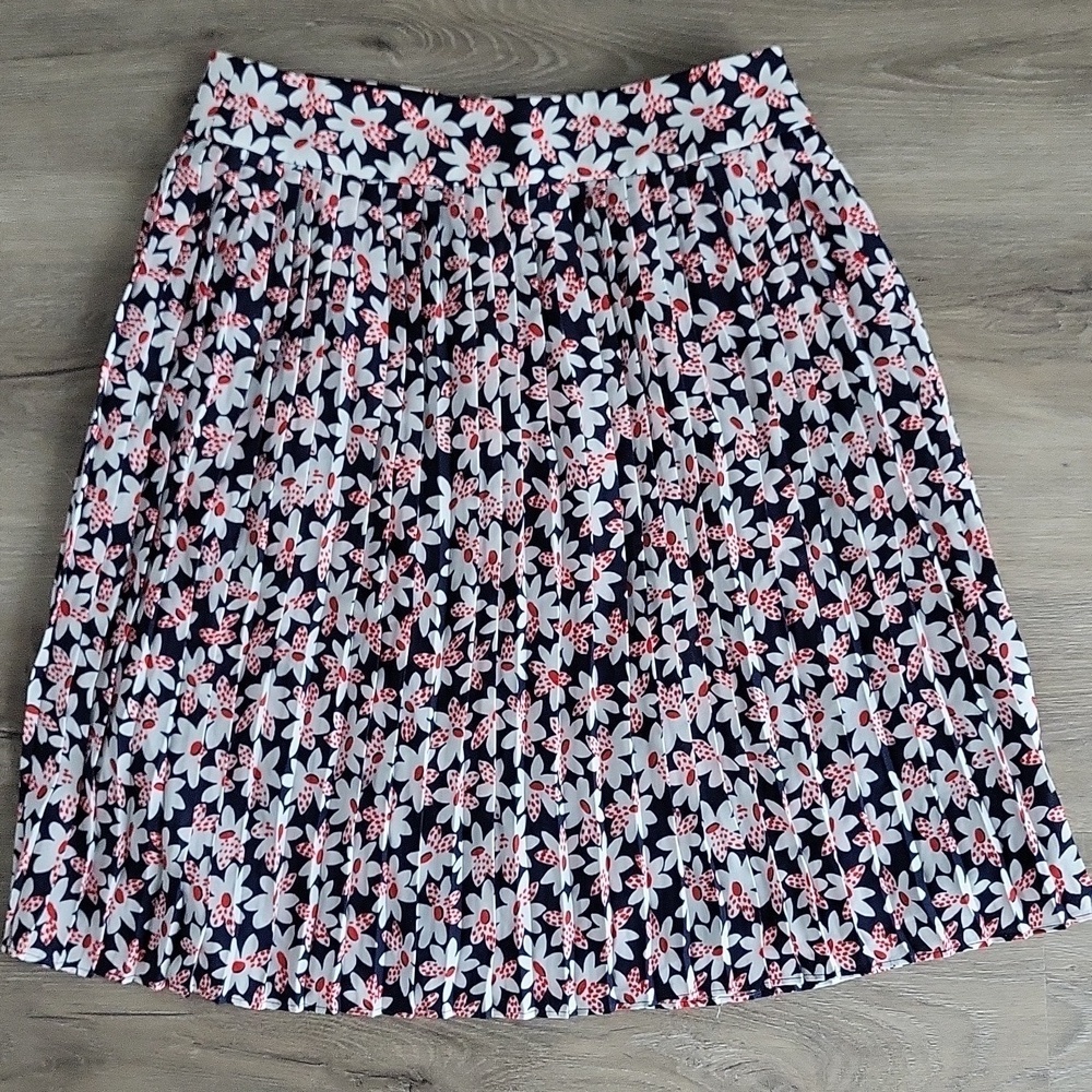 J. Crew Pleated Floral Daisy Skirt - Size 2 - Red Black White - Fully Lined